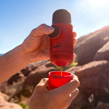 Cargar imagen en el visor de la galería, Nanopresso Máquina de Café Espresso Portátil Compatible con Capsulas Nespresso Roja